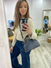 Cargar imagen en el visor de la galería, Bolso Ona Medium Omamori Joyas