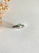 Cargar imagen en el visor de la galería, Anillo Mint Calcedony Omamori Joyas