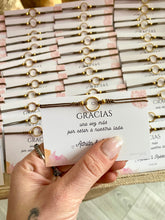 Cargar imagen en el visor de la galería, Pack Pulsera Detalle de boda Acero en tarjeta Omamori Joyas