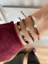 Cargar imagen en el visor de la galería, Pulsera Mikadzuki Calcedony Omamori Joyas