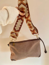 Laden Sie das Bild in den Galerie-Viewer, Bolso Mini Gisela Omamori Joyas
