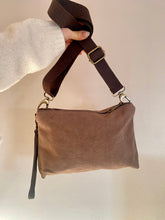 Laden Sie das Bild in den Galerie-Viewer, Bolso Mini Gisela Omamori Joyas