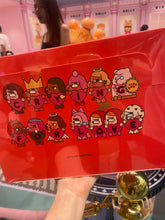 Cargar imagen en el visor de la galería, Caja sorpresa de POP MART CRYBABY Crying For Love Series Figures
