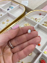 Cargar imagen en el visor de la galería, Variedad de Charms