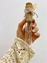 Cargar imagen en el visor de la galería, Colgante Anni + Probeta decorada Omamori Joyas