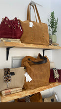 Laden Sie das Bild in den Galerie-Viewer, Bolso Medium Trenzado Omamori Joyas