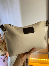 Cargar imagen en el visor de la galería, Bolso Medium 255 Piel ( colores ) Omamori Joyas