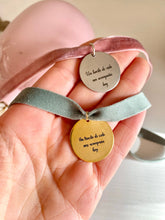 Cargar imagen en el visor de la galería, Medalla para Ramo Omamori Joyas