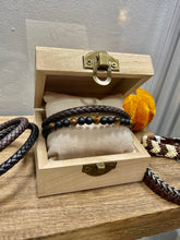 Laden Sie das Bild in den Galerie-Viewer, Pulsera Hombre Doble Gems Omamori Joyas