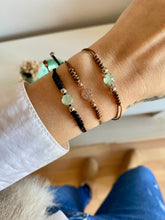 Cargar imagen en el visor de la galería, Pulsera Mikadzuki Calcedony Omamori Joyas