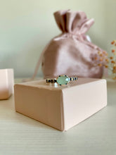 Laden Sie das Bild in den Galerie-Viewer, Anillo Calcedony Vintage Omamori Joyas