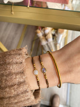 Cargar imagen en el visor de la galería, Pulsera Lia dorada Omamori Joyas