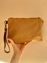 Laden Sie das Bild in den Galerie-Viewer, Bolso Mini Gisela Omamori Joyas