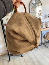 Cargar imagen en el visor de la galería, Mochila Ona Omamori Joyas