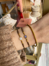 Cargar imagen en el visor de la galería, Pulsera Lia dorada Omamori Joyas