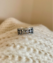 Cargar imagen en el visor de la galería, Anillo Angelina 11231 Omamori Joyas