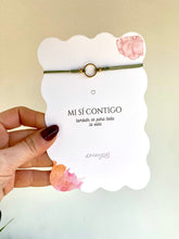 Cargar imagen en el visor de la galería, Pack Pulsera de boda en tarjetón Mi sí contigo Omamori Joyas
