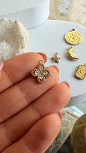 Load image into Gallery viewer, Charm Flor Vintage MOON Omamori Joyas