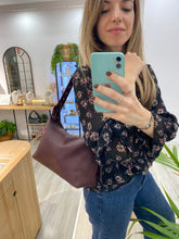 Laden Sie das Bild in den Galerie-Viewer, Bolso Burdeos Tach Omamori Joyas