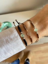 Cargar imagen en el visor de la galería, Pulsera Mikadzuki Calcedony Omamori Joyas