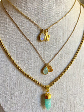 Cargar imagen en el visor de la galería, Colgante Mia Letra y piedra MEDIUM