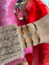 Cargar imagen en el visor de la galería, Pulsera Lia dorada Omamori Joyas