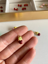 Cargar imagen en el visor de la galería, Variedad de Charms Omamori Joyas