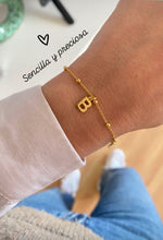 Cargar imagen en el visor de la galería, Pulsera bolitas con inicial en Probeta Omamori Joyas