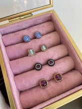 Cargar imagen en el visor de la galería, Pendientes Vintage con piedra natural y circonitas Omamori Joyas