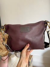 Cargar imagen en el visor de la galería, Bolso Medium 255 Piel ( colores ) Omamori Joyas