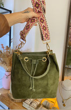 Load image into Gallery viewer, Bolso Bombonera Aina Omamori Joyas