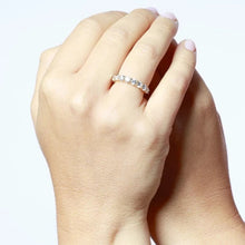 Cargar imagen en el visor de la galería, Anillo Lady Whisledown Omamori Joyas