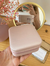 Cargar imagen en el visor de la galería, Joyero Omamori de viaje