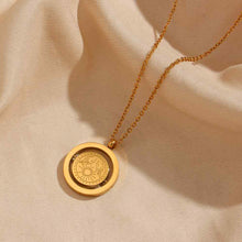 Laden Sie das Bild in den Galerie-Viewer, Colgante Astrology + Tarjeta Omamori Joyas