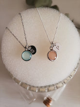 Load image into Gallery viewer, Colgante Mineral con Inicial en Plata Omamori Joyas