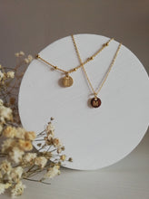 Charger l'image dans la galerie, Colgante con Inicial baño de oro