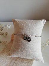 Cargar imagen en el visor de la galería, Pulsera Love Inicial Omamori Joyas