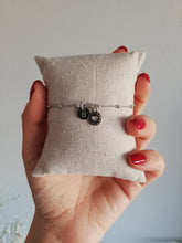 Cargar imagen en el visor de la galería, Pulsera Love Inicial Omamori Joyas