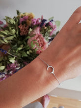 Cargar imagen en el visor de la galería, Pulsera Luna Creciente Omamori Joyas
