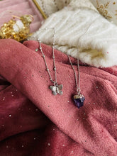 Cargar imagen en el visor de la galería, Colgante Mariposa Omamori Joyas