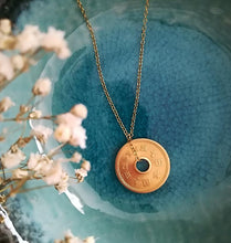 Laden Sie das Bild in den Galerie-Viewer, Omamorisen, La moneda original Omamori Joyas