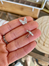 Cargar imagen en el visor de la galería, Pendientes Mariposas Antiguas Omamori Joyas