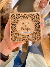 Cargar imagen en el visor de la galería, Porta Alianzas Árabe personalizado Omamori Joyas