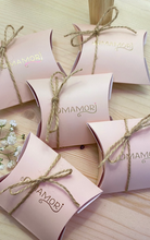Cargar imagen en el visor de la galería, Pack de pulseras detalle de boda Omamori Joyas