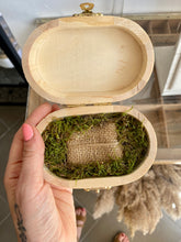 Cargar imagen en el visor de la galería, Porta alianzas rústico ovalado