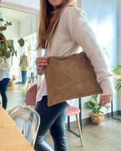 Cargar imagen en el visor de la galería, Bolso Gina Omamori Joyas