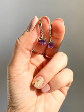 Cargar imagen en el visor de la galería, Aros con amatista en bruto Omamori Joyas