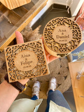 Cargar imagen en el visor de la galería, Porta Alianzas Árabe personalizado Omamori Joyas