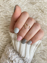 Cargar imagen en el visor de la galería, Anillo Corazón Omamori Joyas