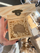 Cargar imagen en el visor de la galería, Porta alianzas rústico